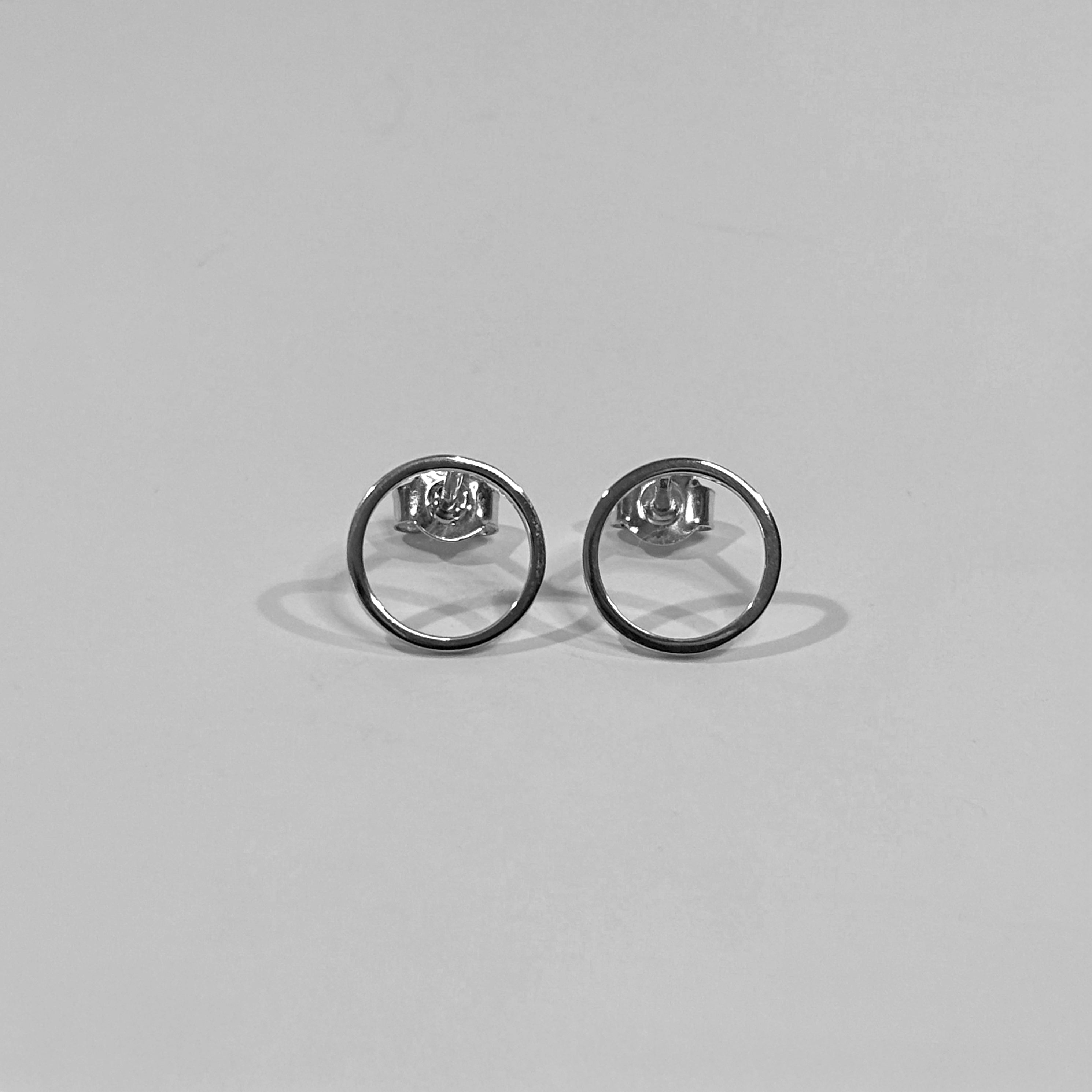 Thin Round Outline
